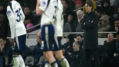 西部战报出炉：快船输给雷霆排名第八，掘金紧追前二，独行侠与太阳激烈对决